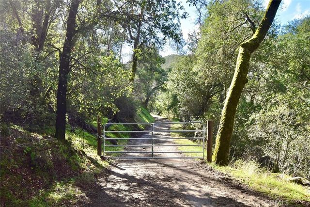 76450 Deer Pass Road, Bradley, CA 93426