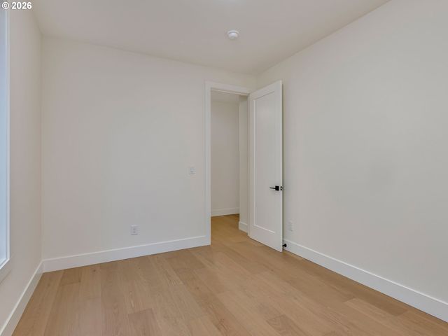154 E AIREDALE Ave, La Center, WA 98629