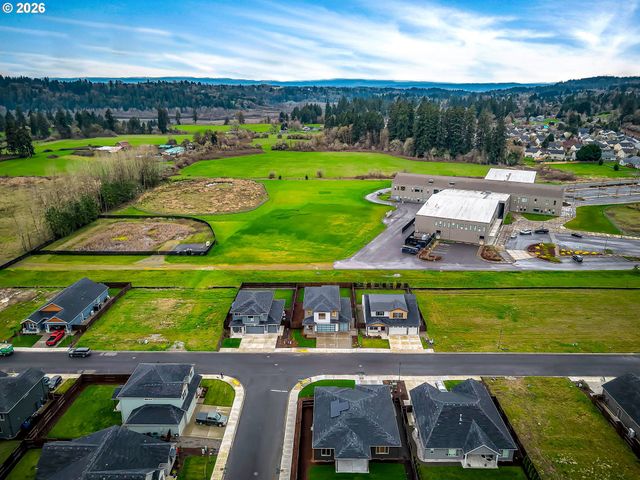 154 E AIREDALE Ave, La Center, WA 98629