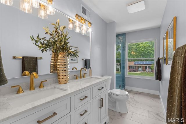 940 Fernview Drive, Creve Coeur, MO 63141