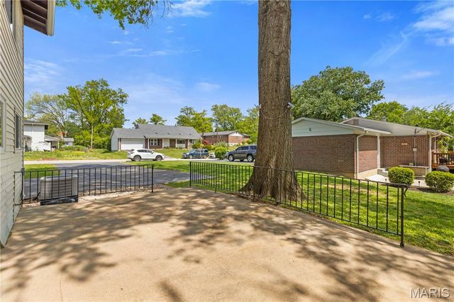 940 Fernview Drive, Creve Coeur, MO 63141