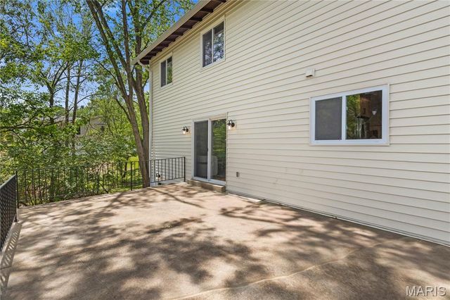 940 Fernview Drive, Creve Coeur, MO 63141