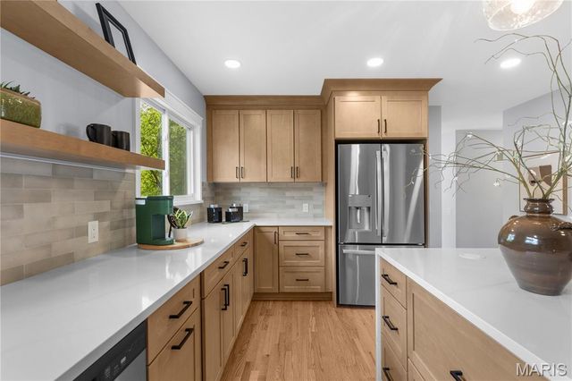 940 Fernview Drive, Creve Coeur, MO 63141