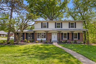 940 Fernview Drive, Creve Coeur, MO 63141