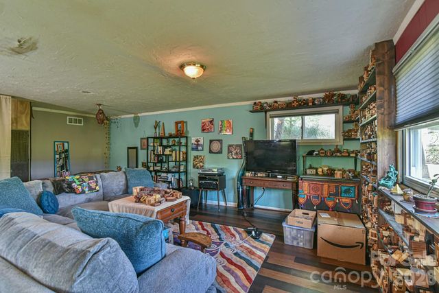 16 Rocking Chair Lane, Leicester, NC 28748