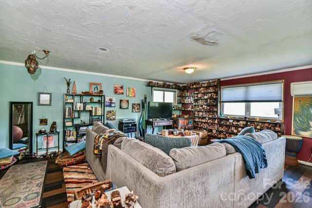16 Rocking Chair Lane, Leicester, NC 28748