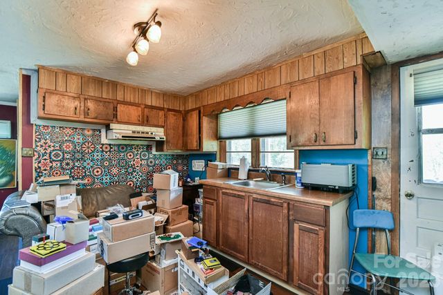 16 Rocking Chair Lane, Leicester, NC 28748