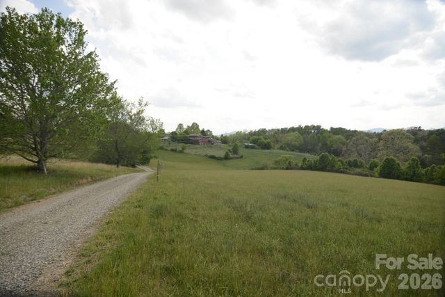 16 Rocking Chair Lane, Leicester, NC 28748
