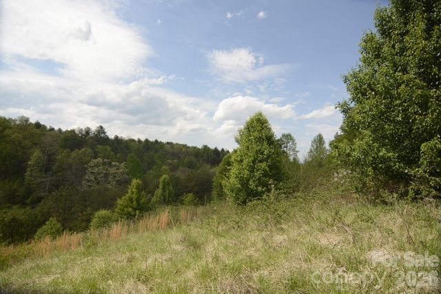 16 Rocking Chair Lane, Leicester, NC 28748
