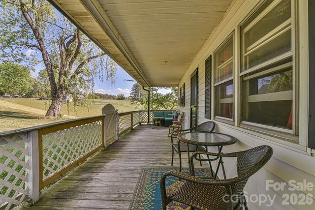 16 Rocking Chair Lane, Leicester, NC 28748