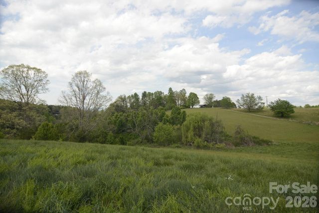 16 Rocking Chair Lane, Leicester, NC 28748