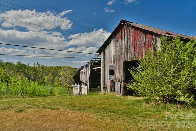 16 Rocking Chair Lane, Leicester, NC 28748