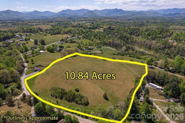 16 Rocking Chair Lane, Leicester, NC 28748