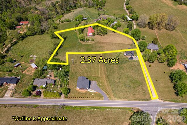 16 Rocking Chair Lane, Leicester, NC 28748