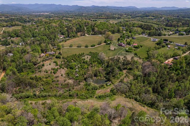 16 Rocking Chair Lane, Leicester, NC 28748