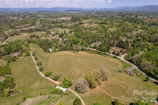 16 Rocking Chair Lane, Leicester, NC 28748