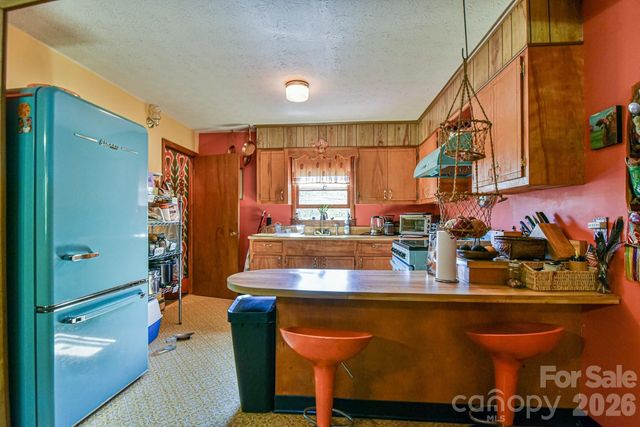 16 Rocking Chair Lane, Leicester, NC 28748