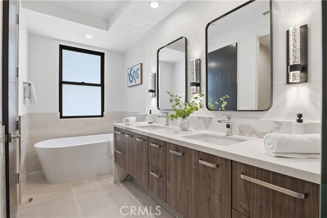 2005 Mathews A, Redondo Beach, CA 90278