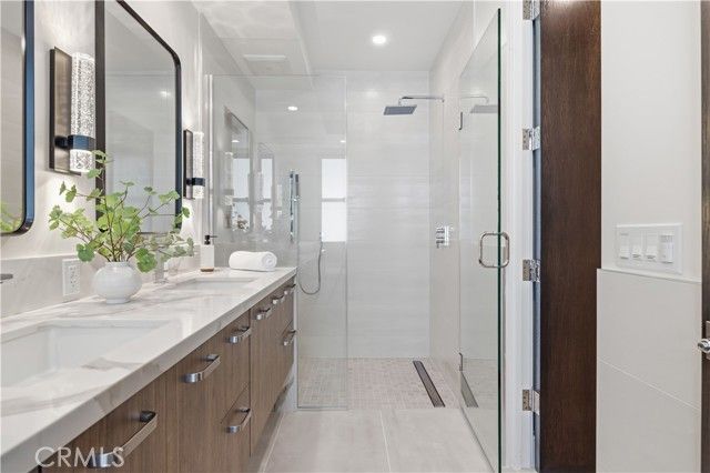 2005 Mathews A, Redondo Beach, CA 90278