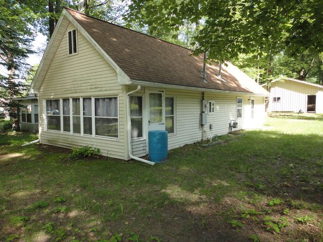 314 Oak Tree Drive, Lake, MI 48633
