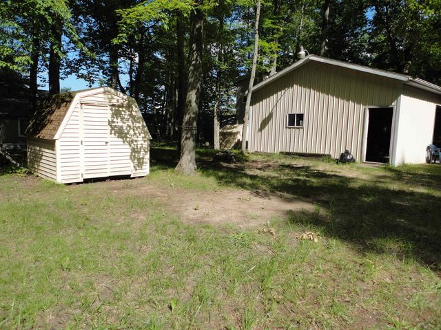 314 Oak Tree Drive, Lake, MI 48633