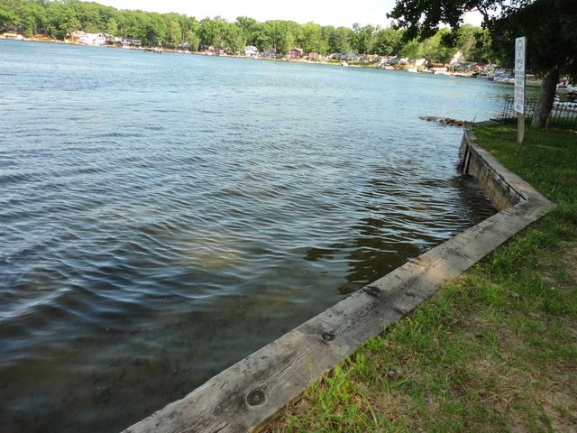 314 Oak Tree Drive, Lake, MI 48633