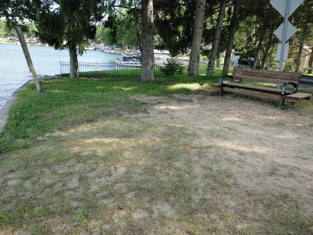 314 Oak Tree Drive, Lake, MI 48633
