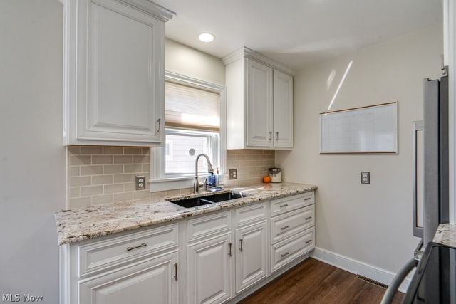 2048 Congo Street, Akron, OH 44305