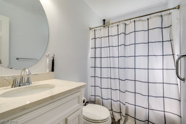 2048 Congo Street, Akron, OH 44305