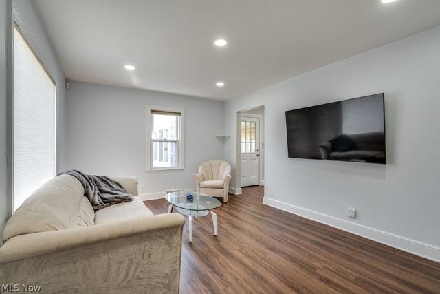 2048 Congo Street, Akron, OH 44305