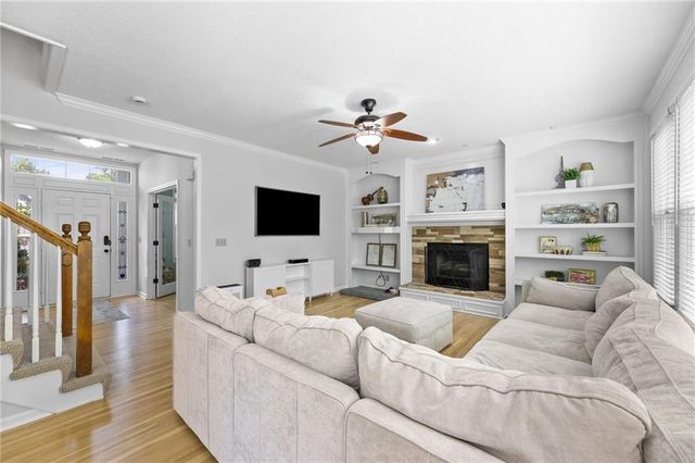 5101 W 158th Street, Overland Park, KS 66224