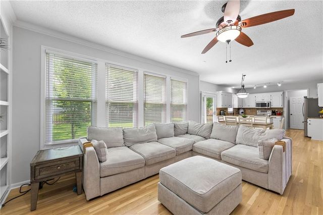 5101 W 158th Street, Overland Park, KS 66224