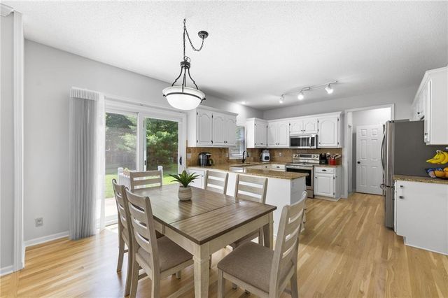 5101 W 158th Street, Overland Park, KS 66224