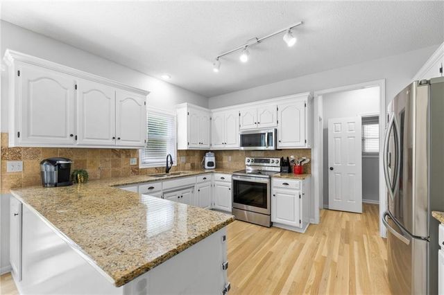 5101 W 158th Street, Overland Park, KS 66224
