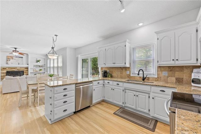 5101 W 158th Street, Overland Park, KS 66224