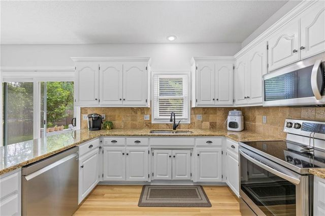 5101 W 158th Street, Overland Park, KS 66224