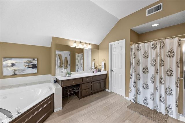 5101 W 158th Street, Overland Park, KS 66224