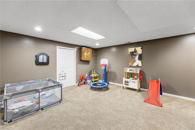 5101 W 158th Street, Overland Park, KS 66224