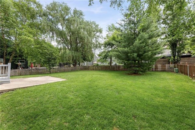 5101 W 158th Street, Overland Park, KS 66224