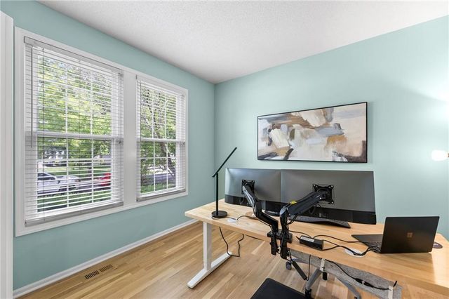 5101 W 158th Street, Overland Park, KS 66224