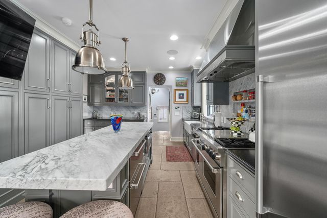 57 Preston Road, Columbus, OH 43209