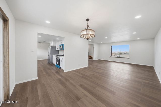 8811 MAGNETIC Drive, El Paso, TX 79904