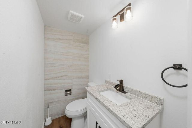 8811 MAGNETIC Drive, El Paso, TX 79904