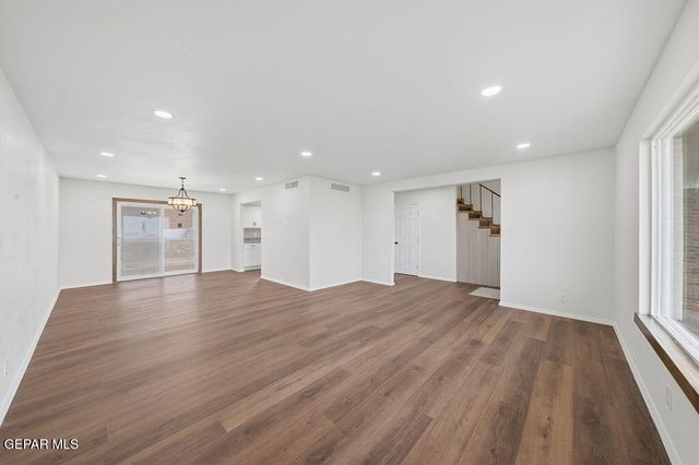 8811 MAGNETIC Drive, El Paso, TX 79904