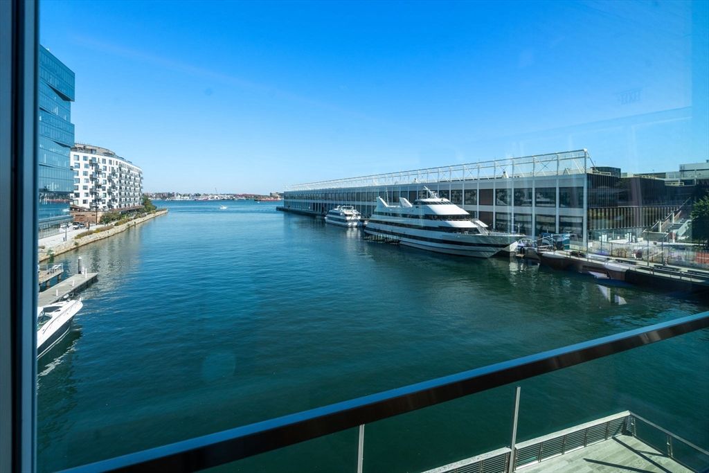 150 Seaport Blvd. 8A, Boston, MA 02210