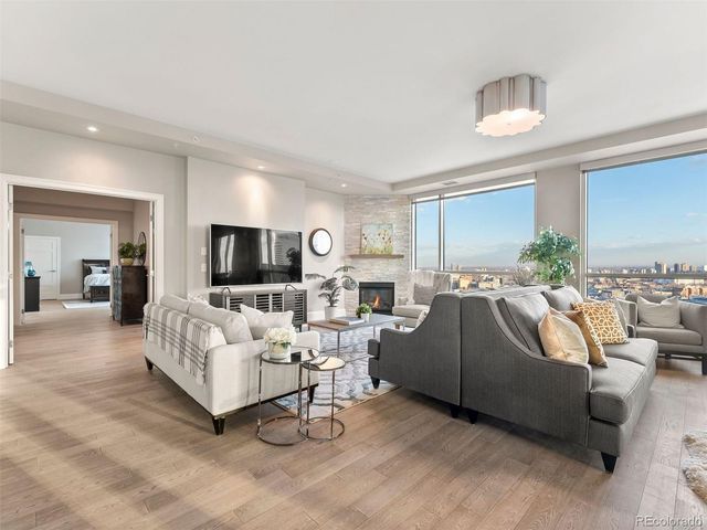 2001 Lincoln Street 2524L, Denver, CO 80202