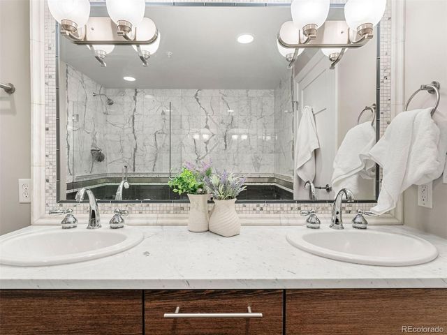 2001 Lincoln Street 2524L, Denver, CO 80202