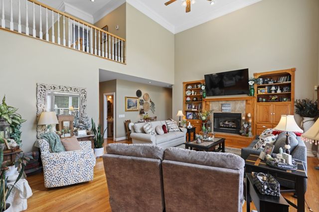 2025 Grandview Dr, Greenbrier, TN 37073