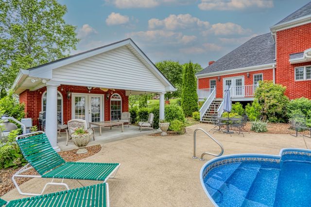 2025 Grandview Dr, Greenbrier, TN 37073