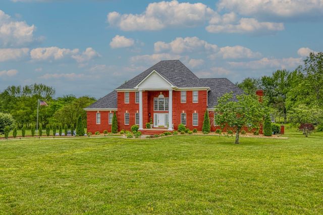 2025 Grandview Dr, Greenbrier, TN 37073